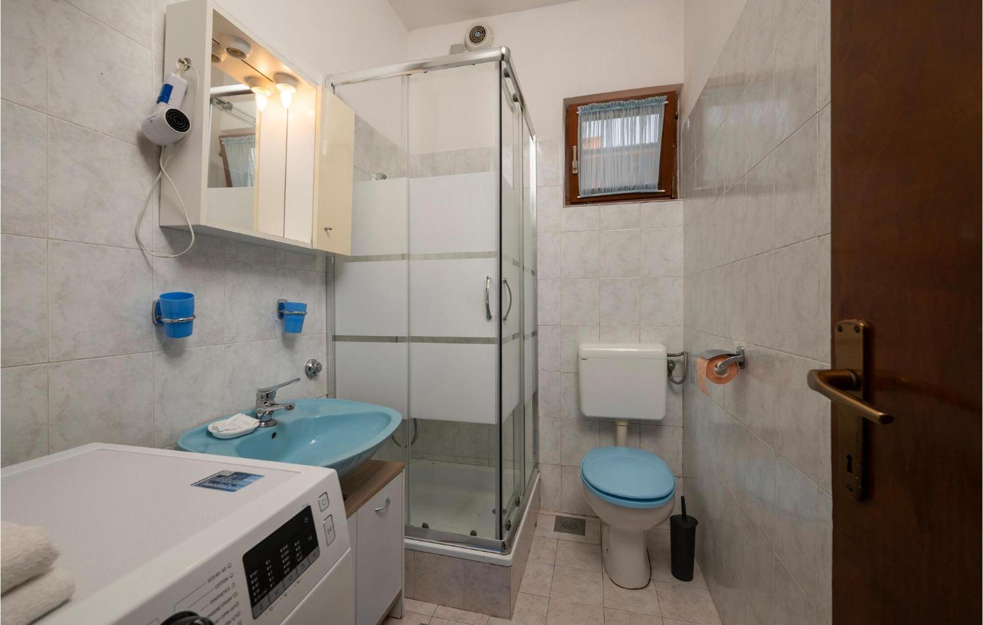 1 Bedroom Cozy Apartment In PUY מראה חיצוני תמונה